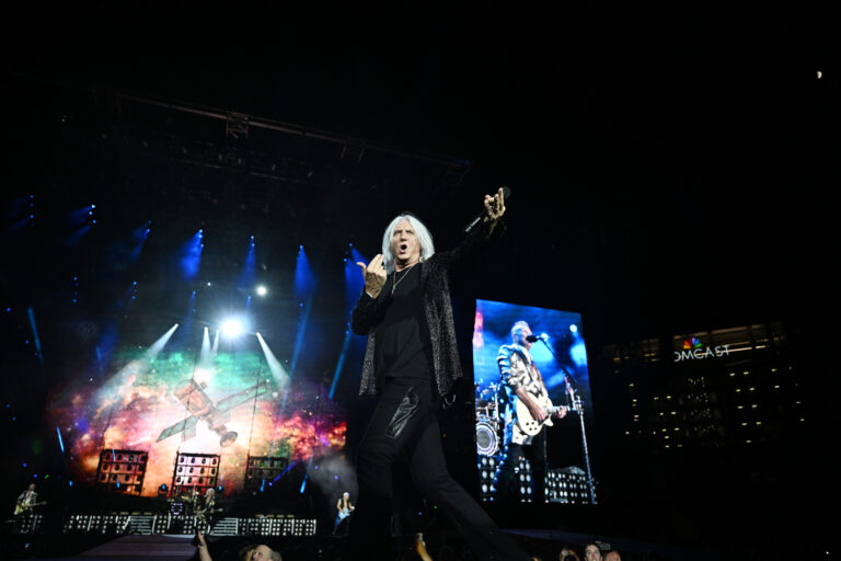 Journey, Def Leppard & Steve Miller Band In Concert